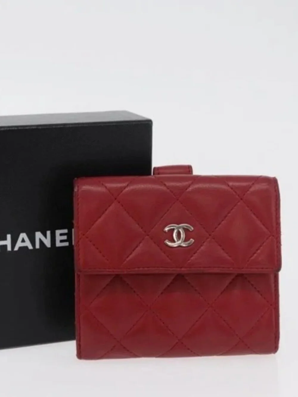 CHANEL Matelasse Compact Wallet Lamb Skin Red Silver CC Auth 179886A
